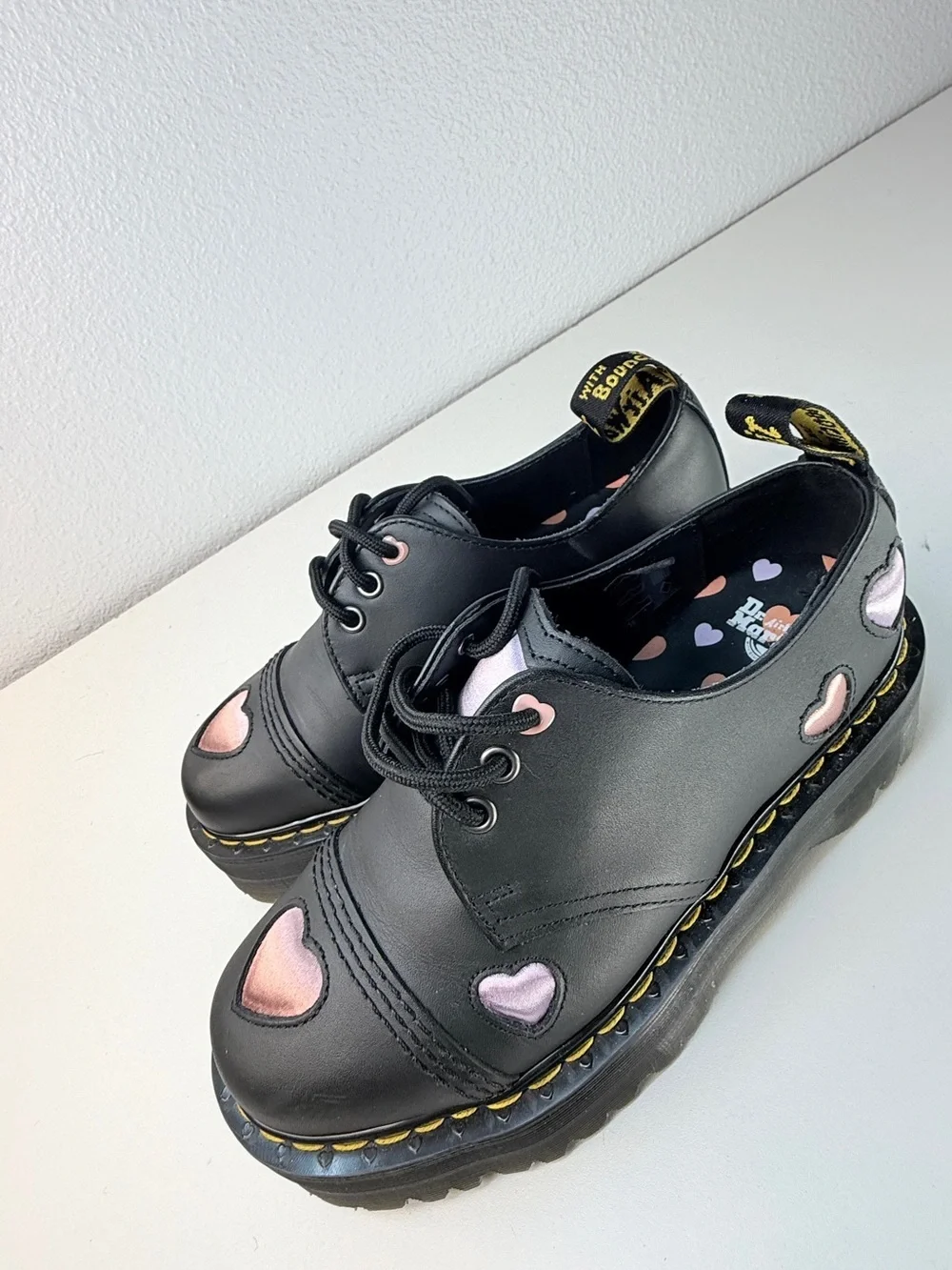 Dr Martens Heart Cutout Platform Oxford Shoes Black Pink womens Size 7 goth